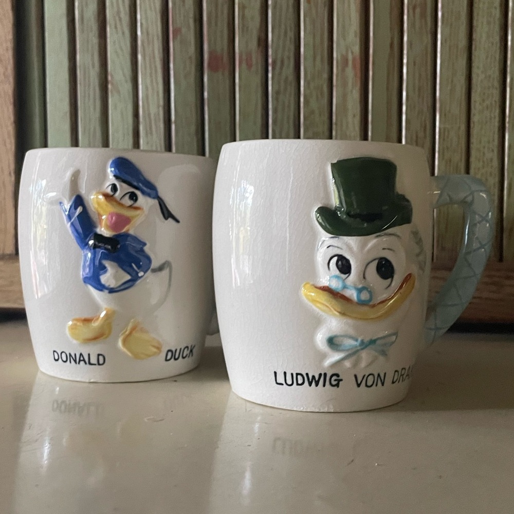 Disney Donald Duck ceramic mugs pair